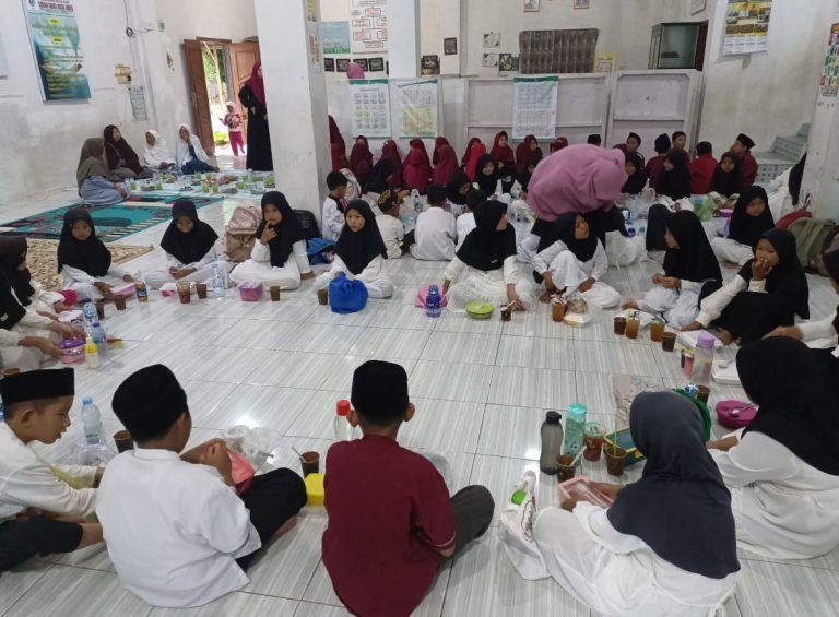 Suasana Belajar di Pondok CDC Kab Kaur.